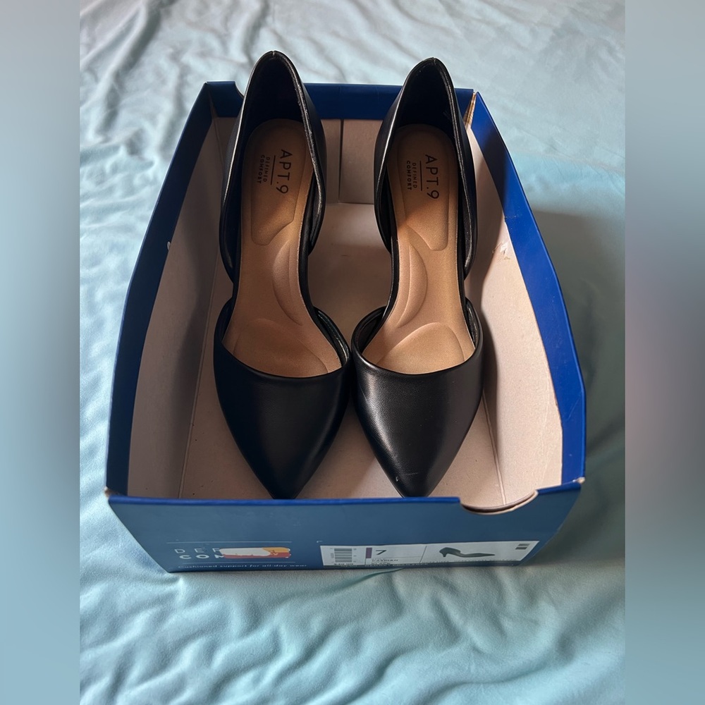 Apt. 9 Women's Black Pointed Heels